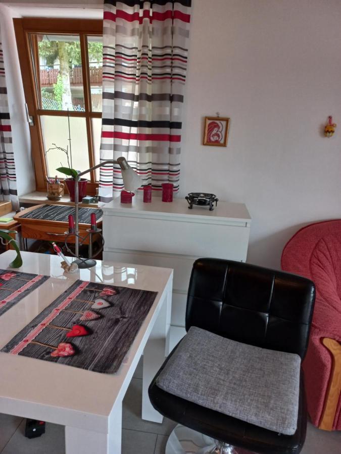 Ferienwohnung Weiss-Rot-Schwarz Bad Griesbach im Rottal Exterior foto